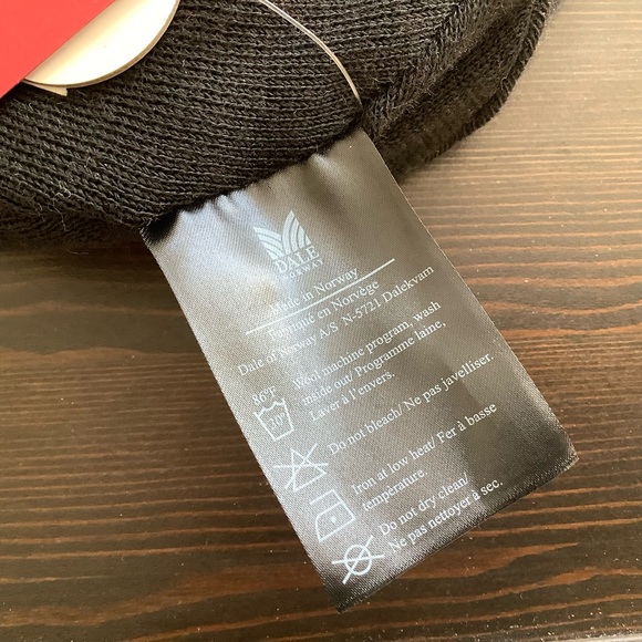 NWT Dale of Norway Double layer Merino Wool Toque/Hat/Beanie, Red & Grey - Picture 8 of 10